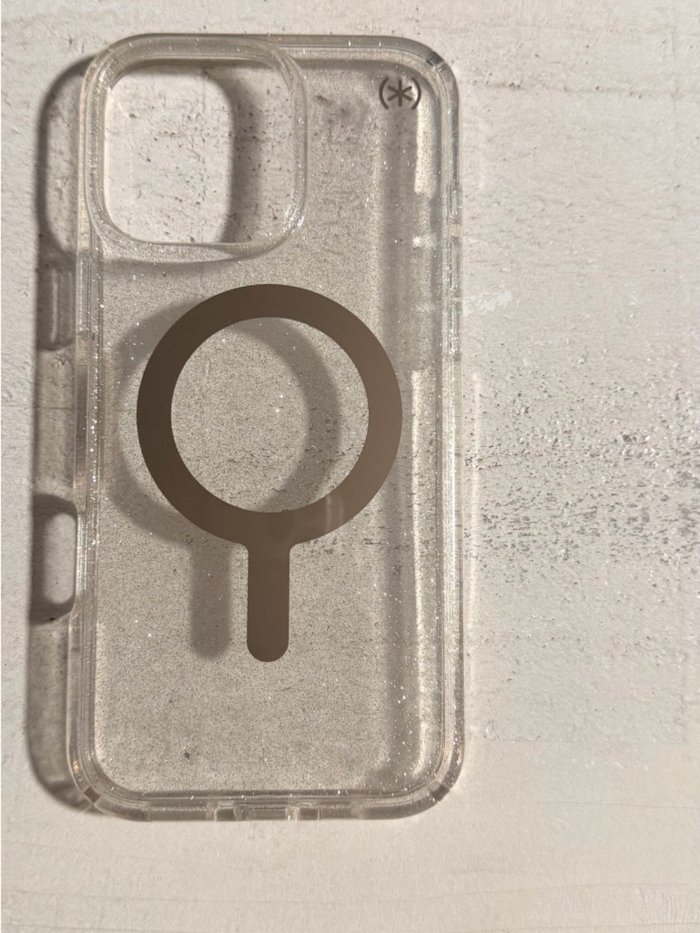 Speck Clear MagSafe-Compatible iPhone Case - Transparent with gold Ring